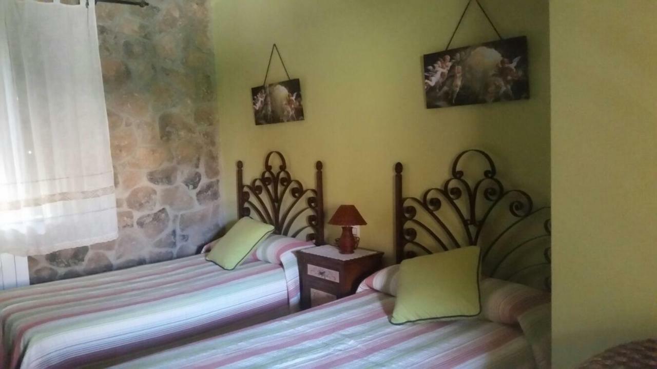 Casa Rural El Nido Del Cuco Affittacamere Valdeobispo Esterno foto